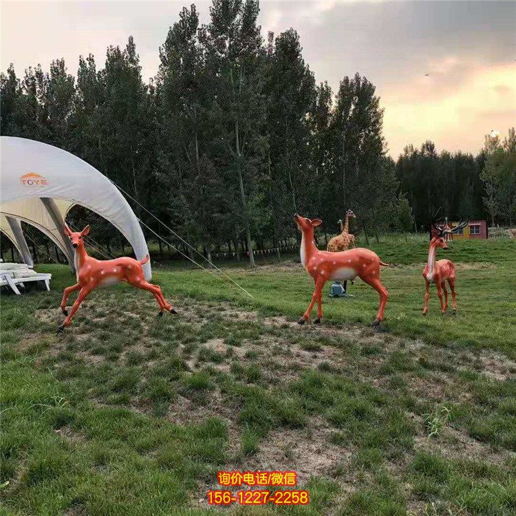 玻璃鋼仿真梅花鹿，長(zhǎng)頸鹿，公園園林動(dòng)物擺件
