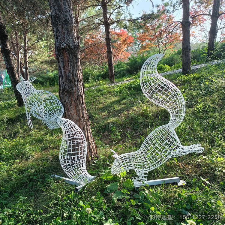 公園鏤空松鼠雕塑 不銹鋼小松鼠擺件