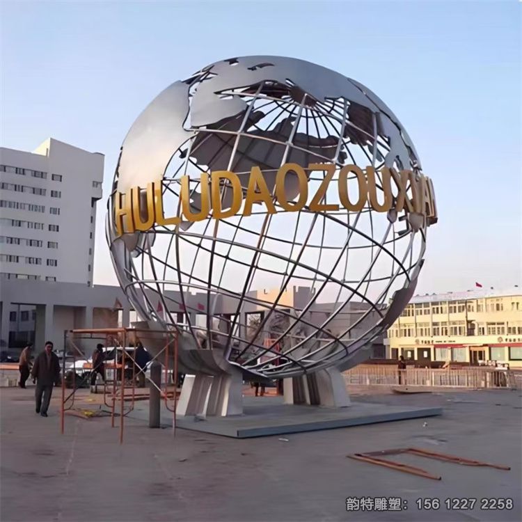 會轉動的大型不銹鋼地球儀雕塑實物圖