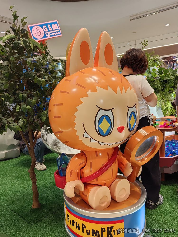 商場卡通拉布布雕塑 深受人們的喜愛