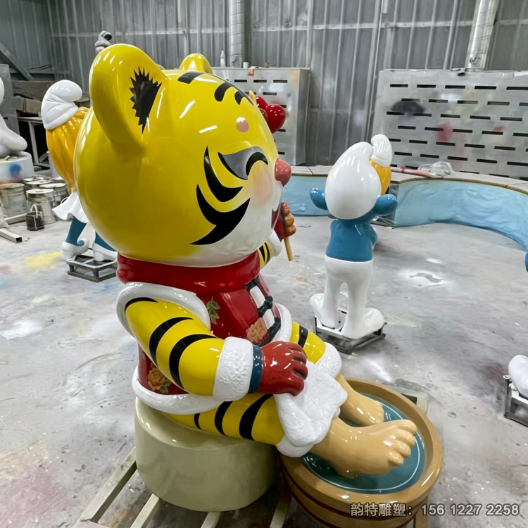 可愛(ài)的卡通老虎雕塑 時(shí)時(shí)刻刻在傳達(dá)一種童趣